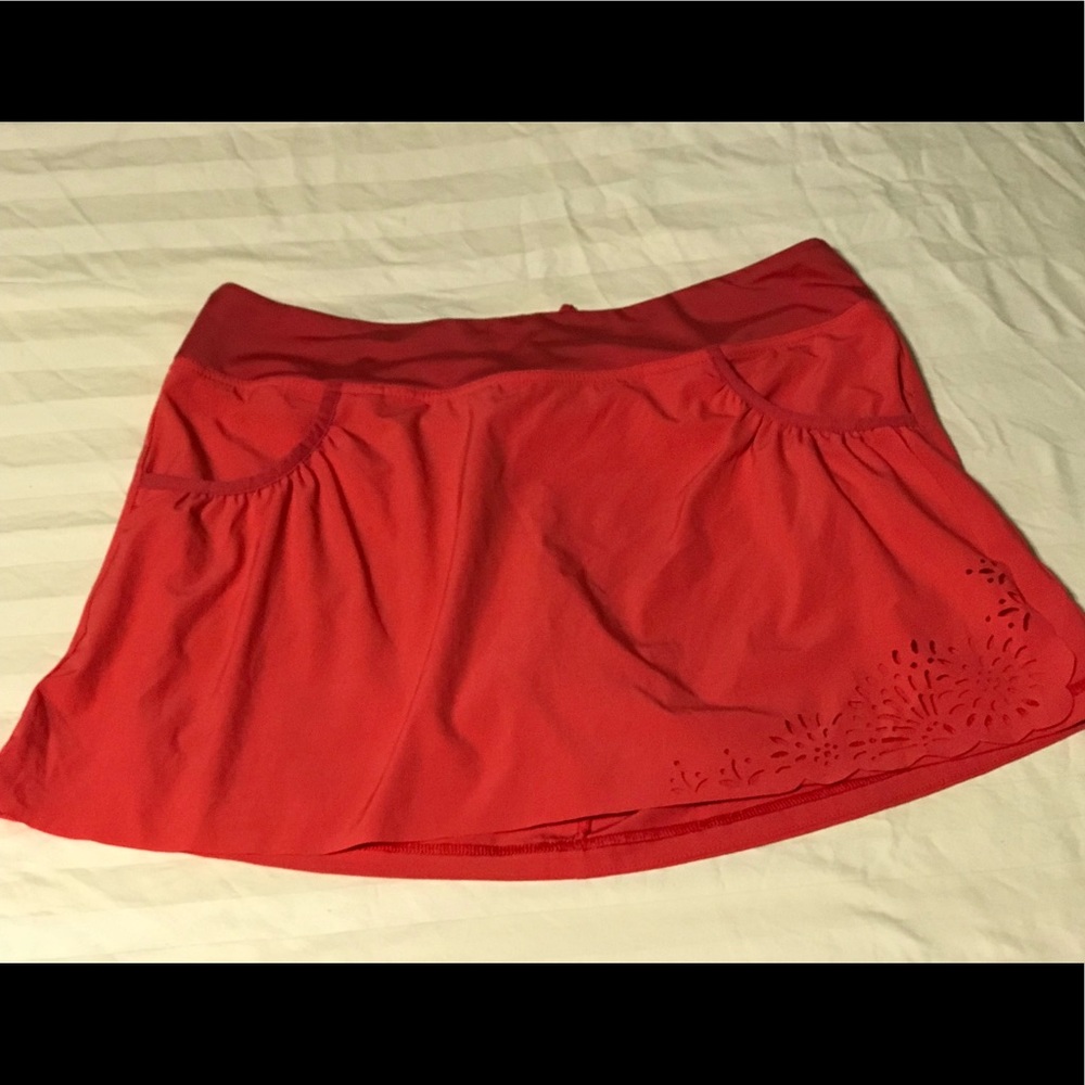 Athleta Laser cut Skort. EUC. Size medium